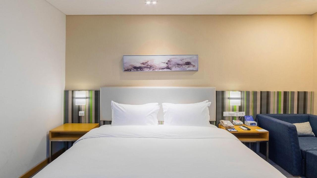 Holiday Inn Express Baoji City Centre By Ihg Esterno foto